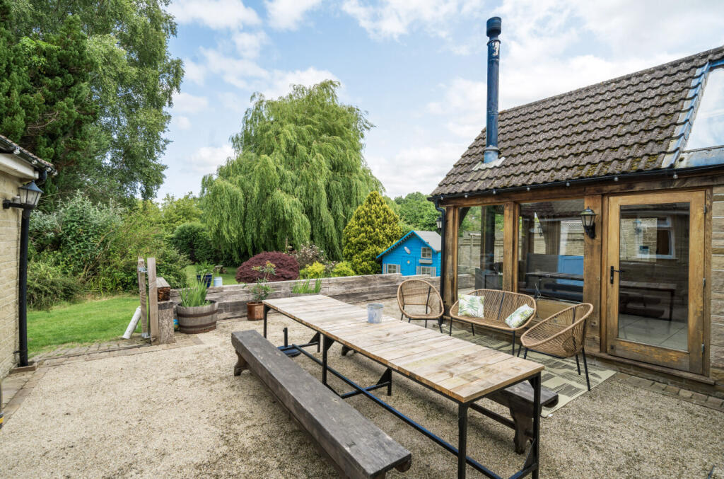 1303445-18-683f25...