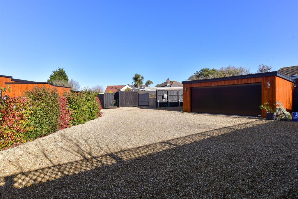 Driveway/Parking
