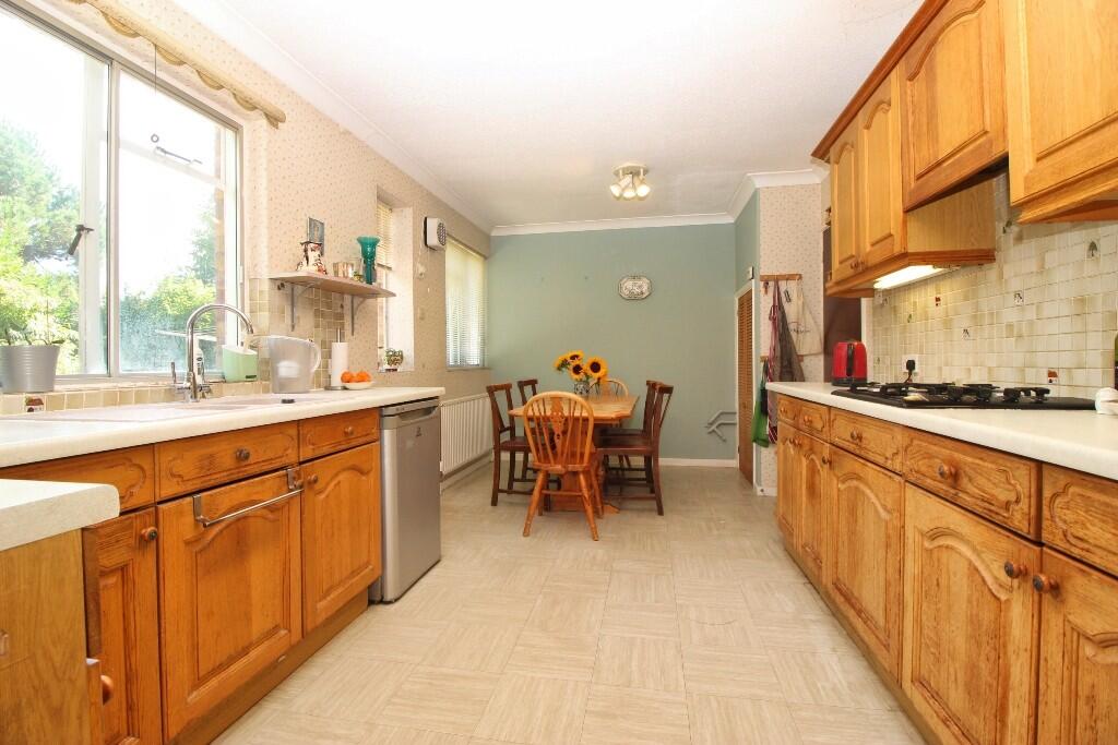 Kitchen/Breakfast Ro