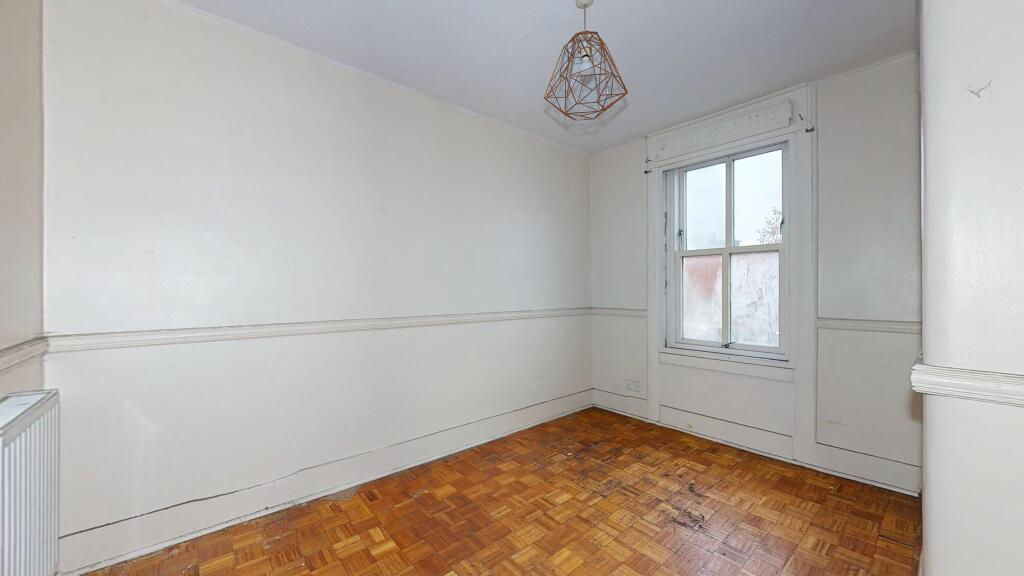 90 Kingsley Flats, Old Kent Road, Bermondsey, London, SE1 5UR