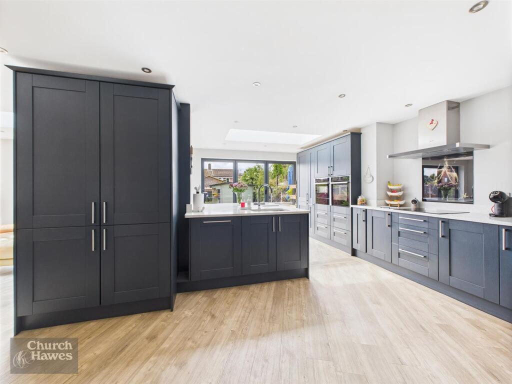 CAM04964G0-PR0140-STILL019.jpg