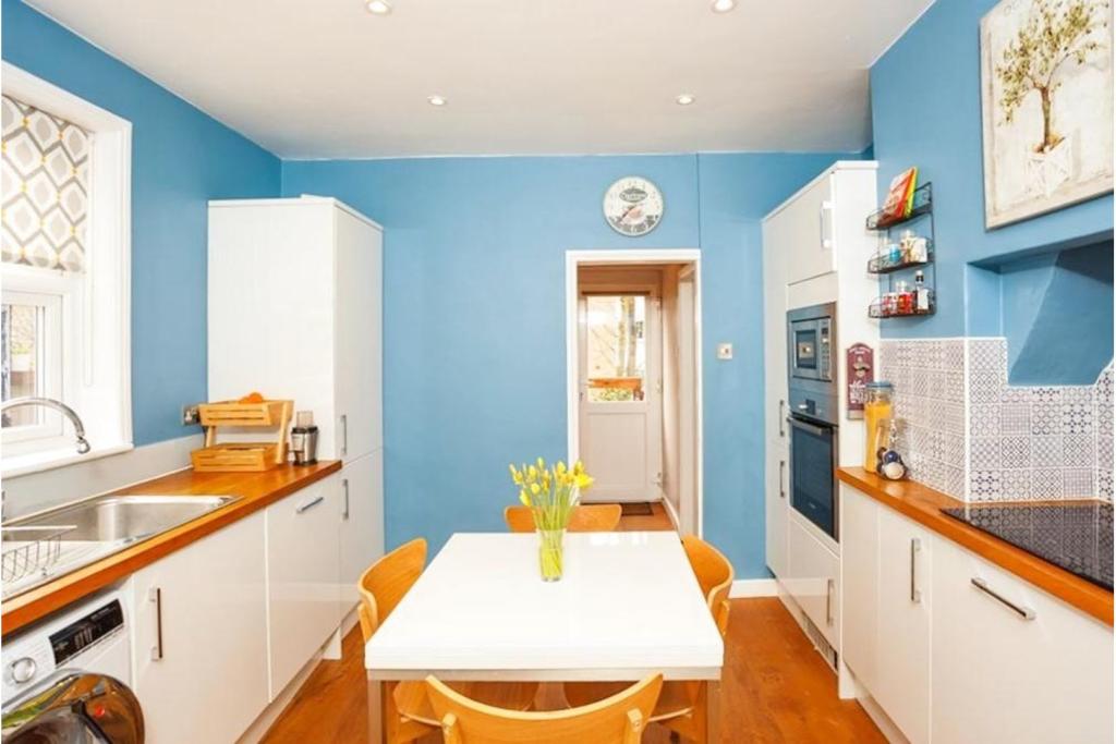 Kitchen/Breakfast