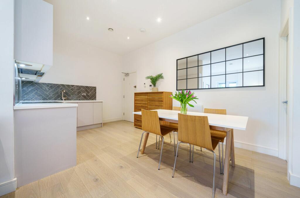 Dining / Breakfast Area