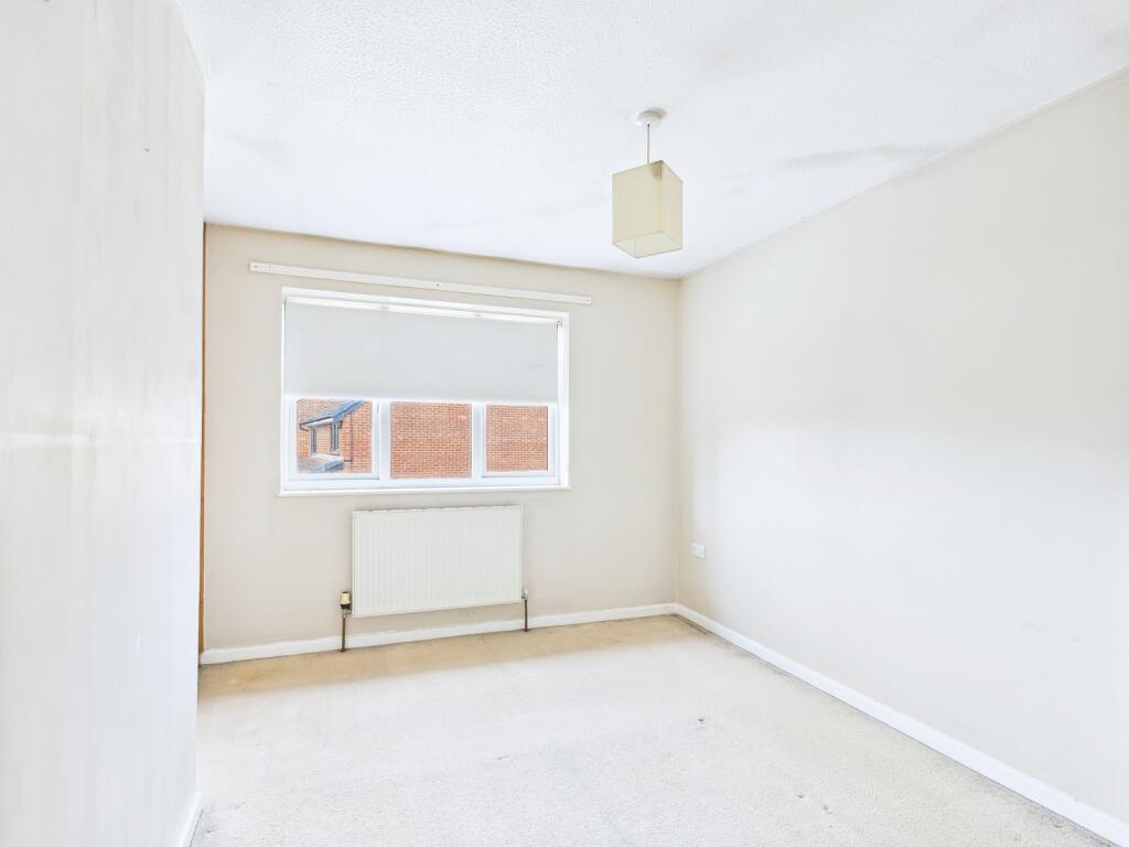 CAM01338G0-PR0115-STILL009