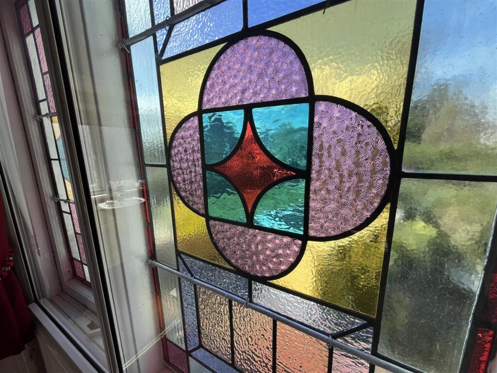 Leaded Window Feature Aspect 2