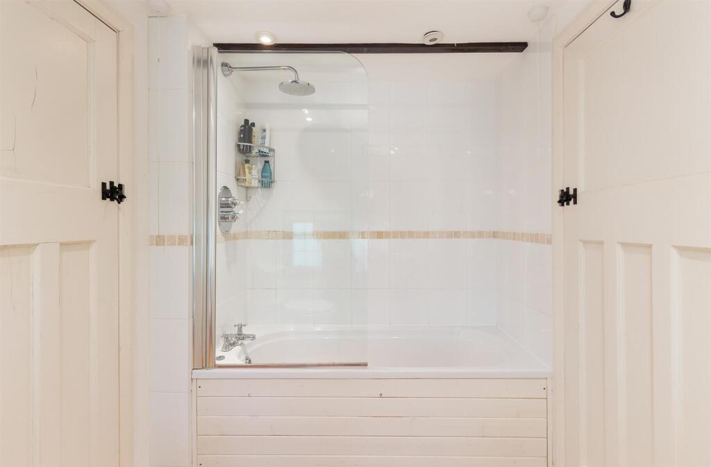Jack &amp; Jill Bathroom