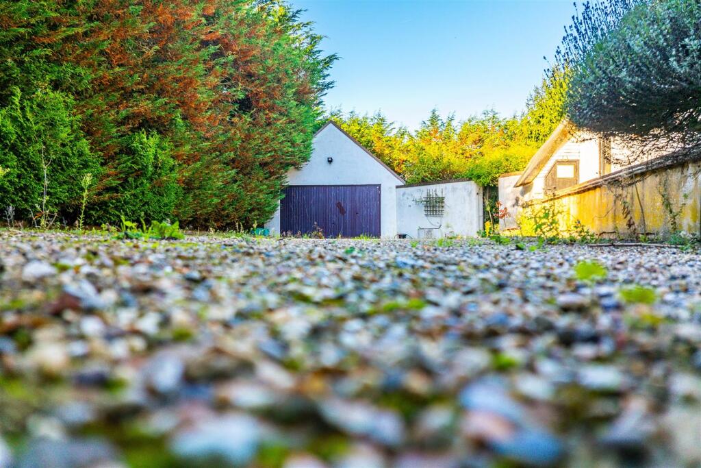 Garage/Annexe