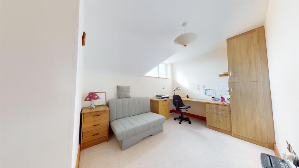 BEDROOM 3.jpg