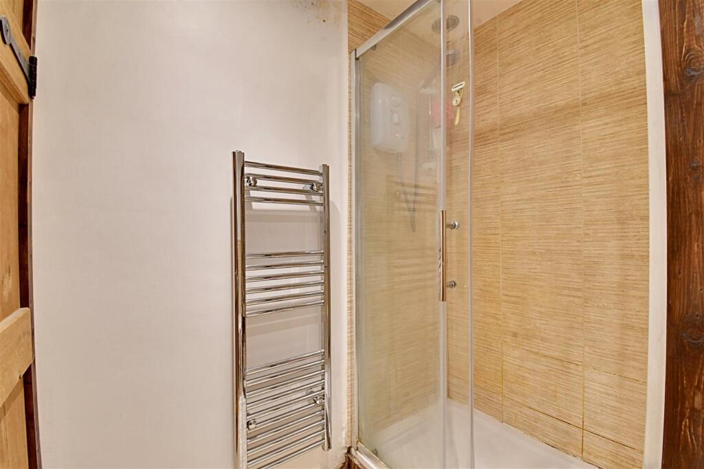 Shower Room 3.jpg