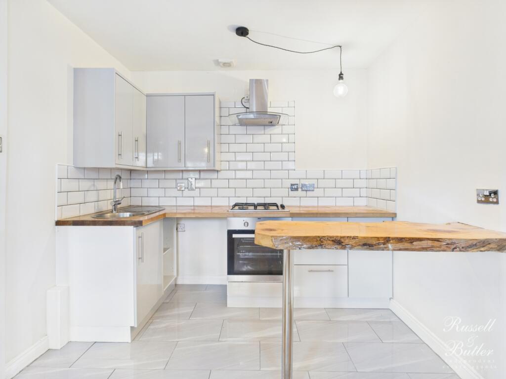 CAM02127G0-PR0337-STILL010