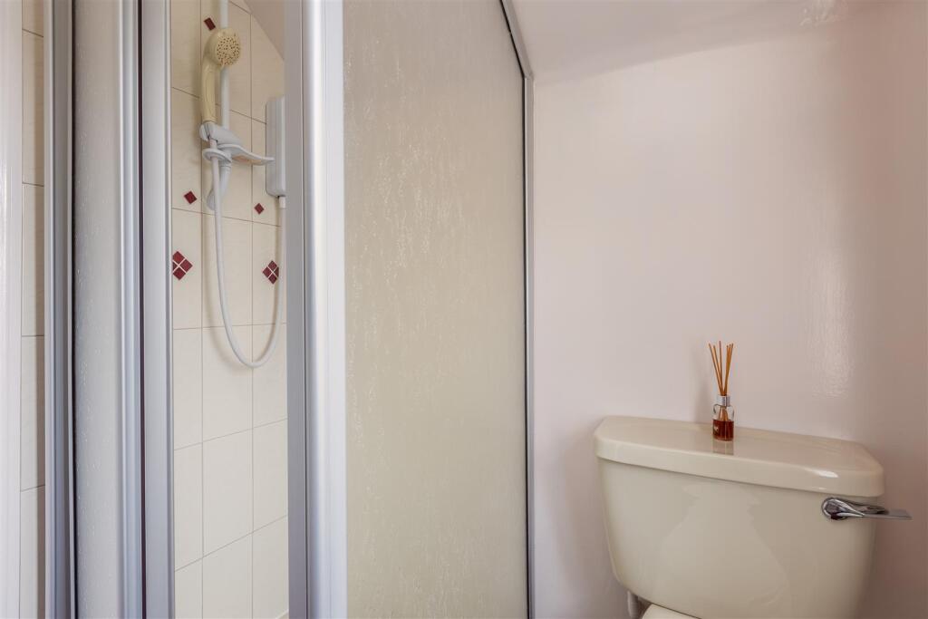 Station Road 9A Shower Room-1.jpg