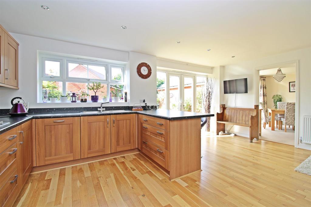 Kitchen/Breakfast Room