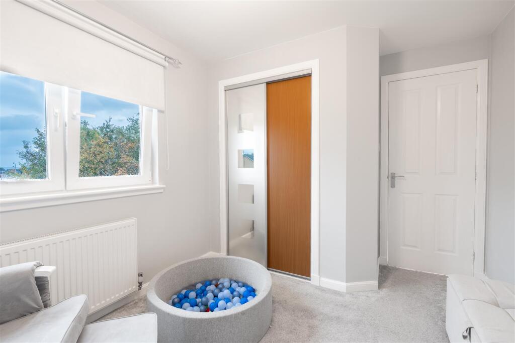 bedroom.two.2.jpg