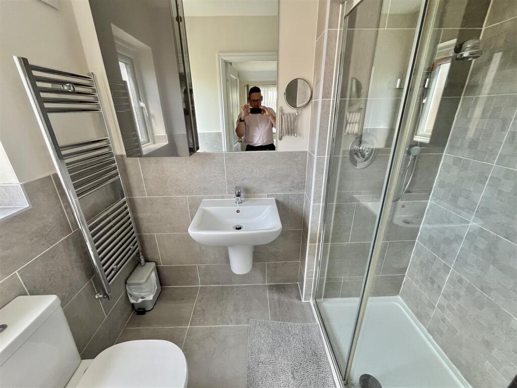 En Suite Shower Room