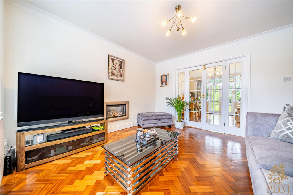 25044-04 186 Harrow Road_005 .png