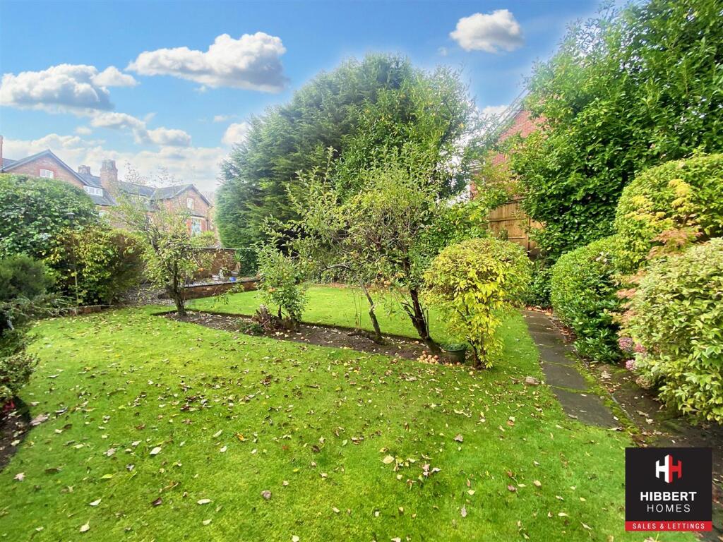 garden 1.jpg