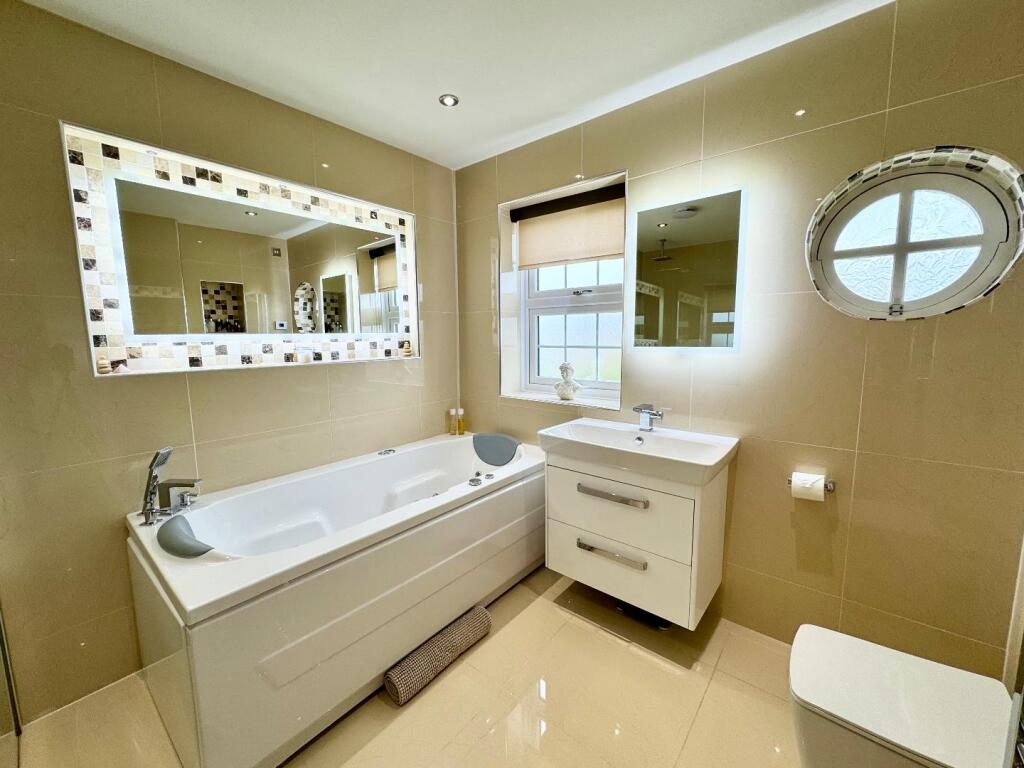 Master Ensuite