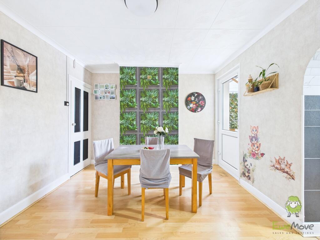 CAM01543G0-PR0136-STILL011