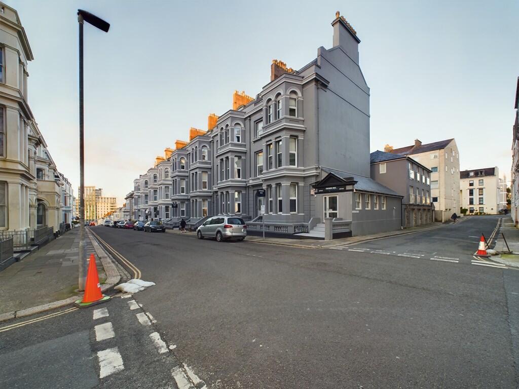 CAM02089G0-PR0418...