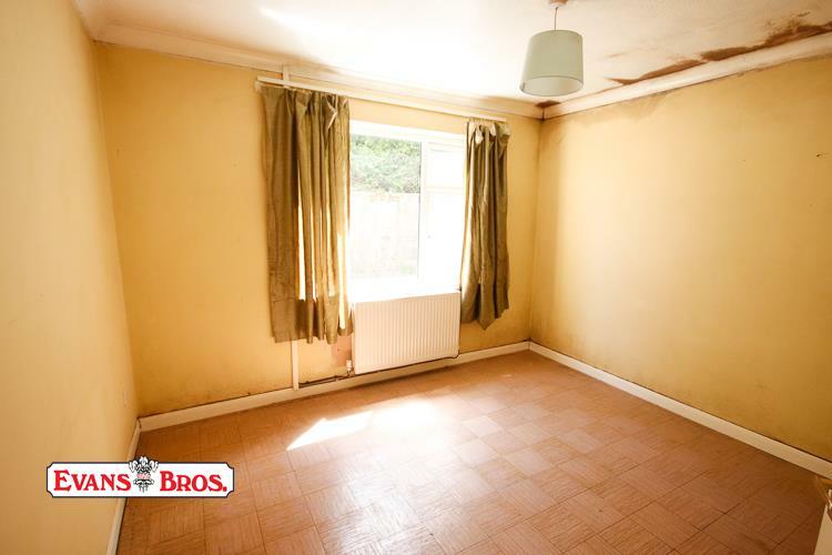 REAR DOUBLE BEDROOM 2