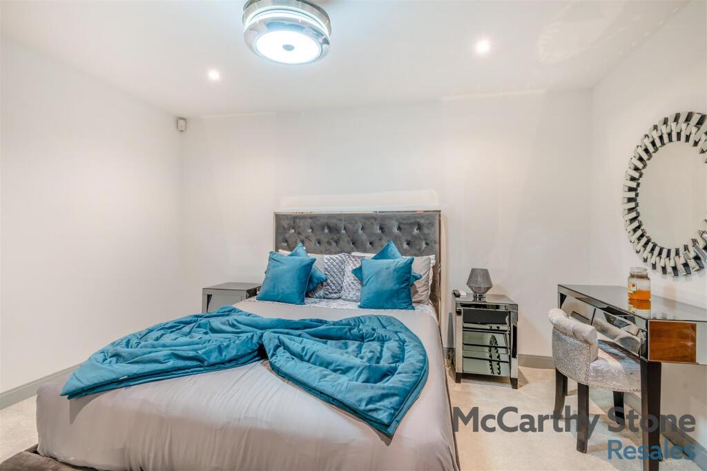 8667013-interior03.jpg