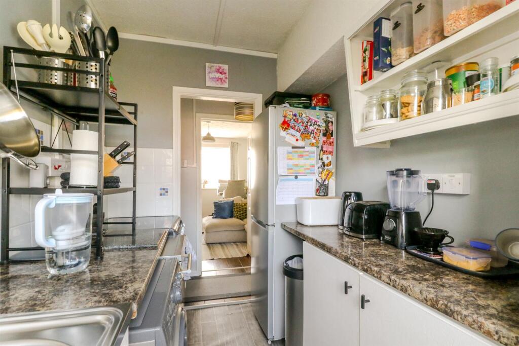 56 Bridle Close-19.jpg