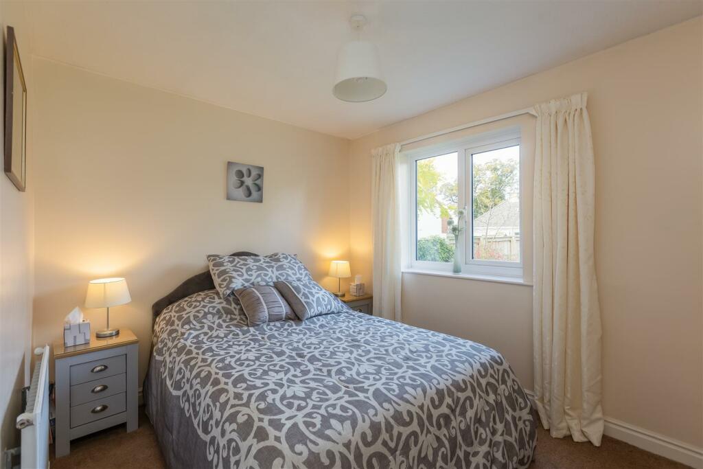 Corbie Way 33 Bedroom 2-1.jpg