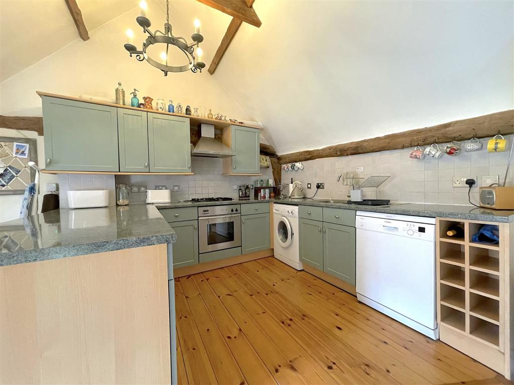 Kitchen (1).jpeg