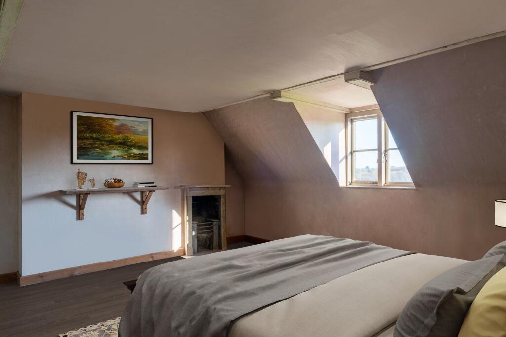 Previously servants quarters with potential to be bedroom 4
