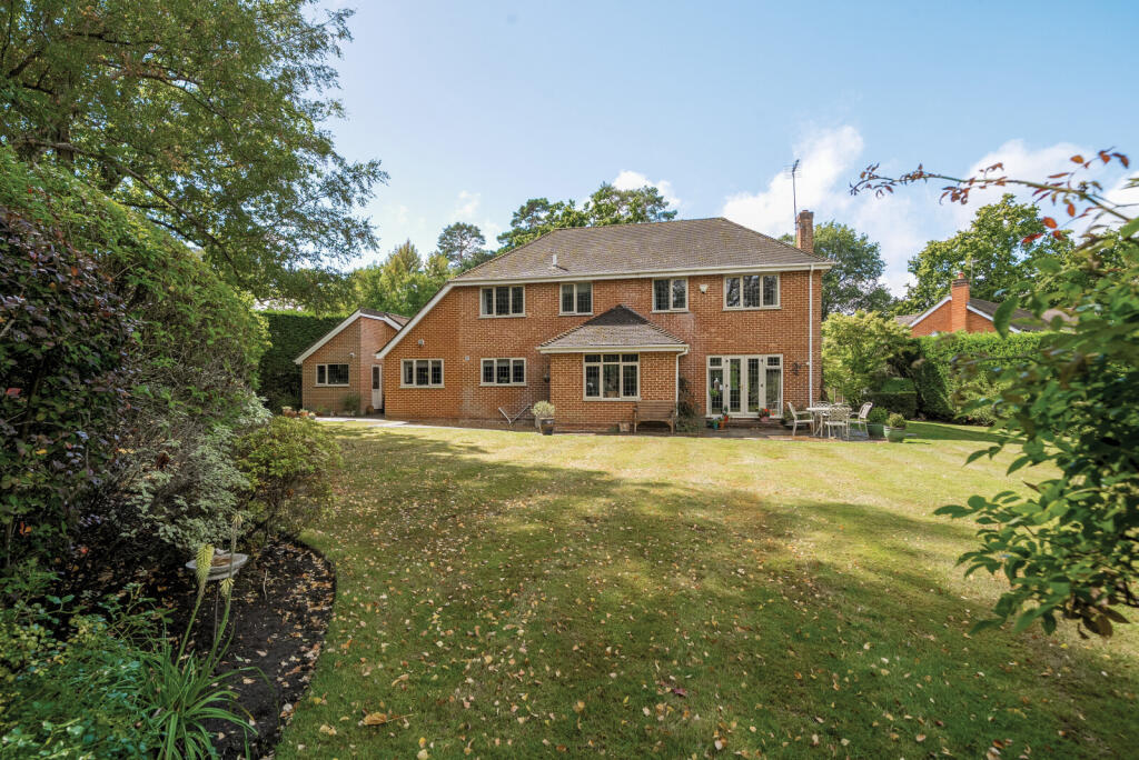 1347001-34-68b846...