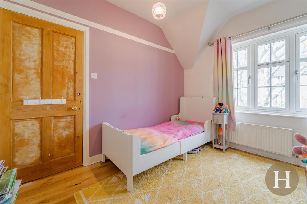 Hadleigh Estate Agents-31.jpg