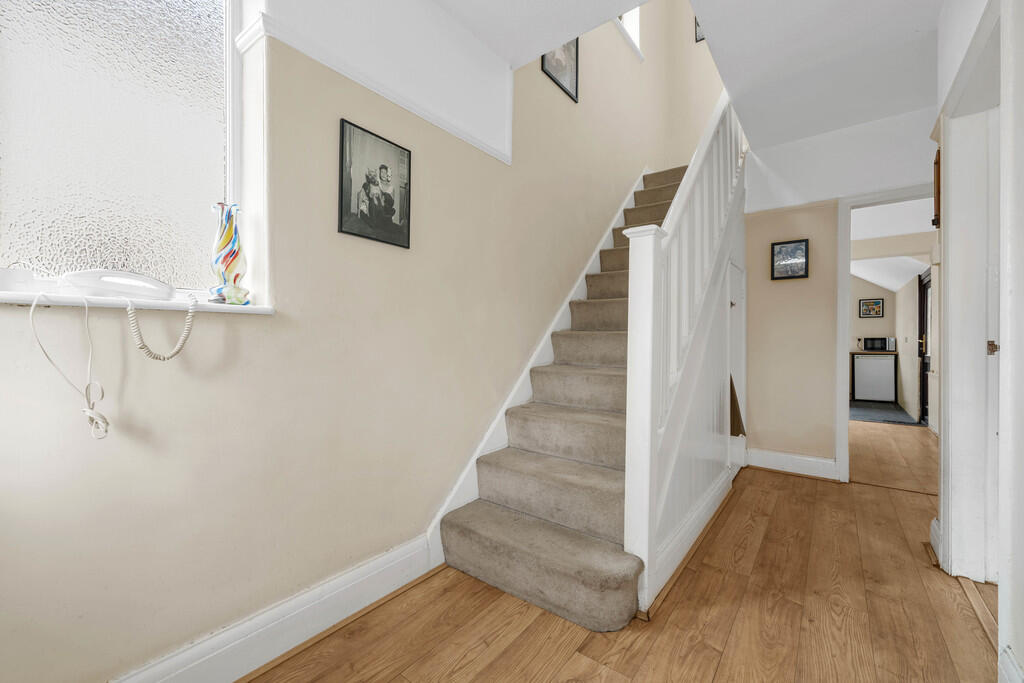 5 Kingsway, Newto...