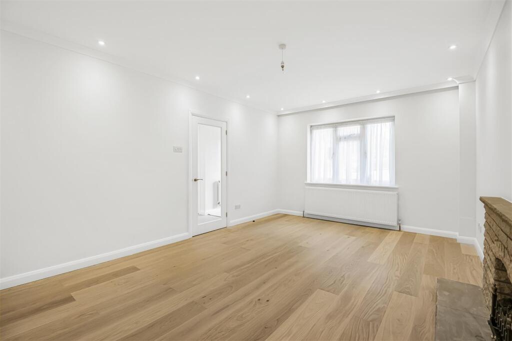 FRONT RECEPTION ROOM
