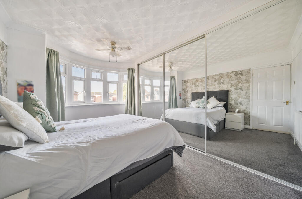 1371422-16-68f755...