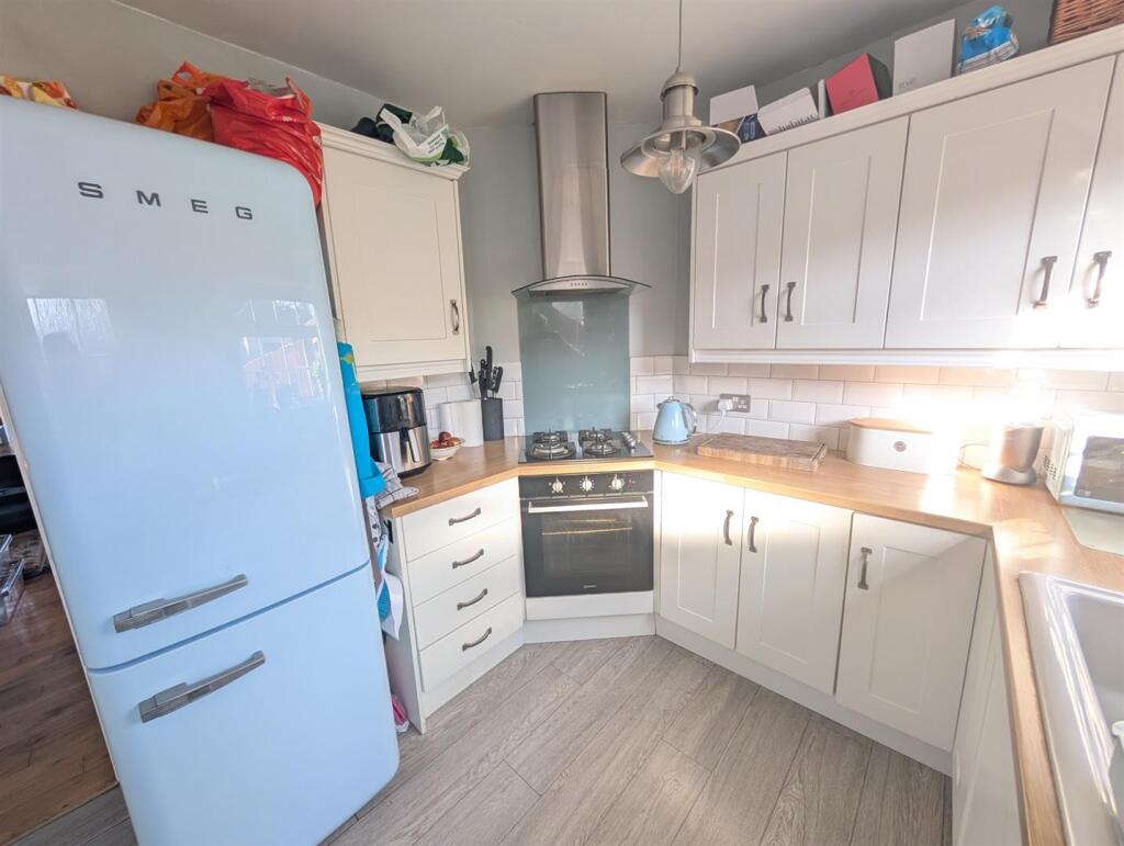 Kitchen b