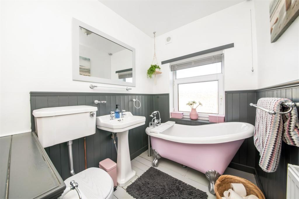 HOUSE BATHROOM
