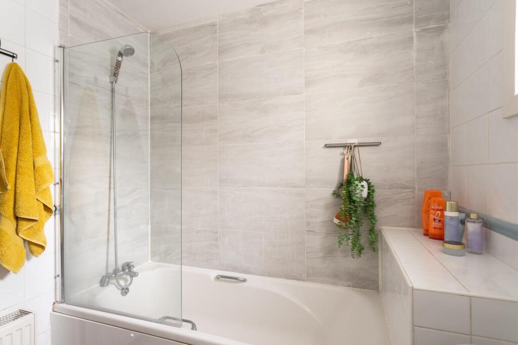 bathroom (2).jpg