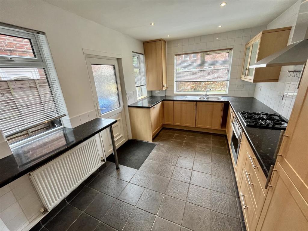 Breakfast Kitchen Aspect 2.jpg