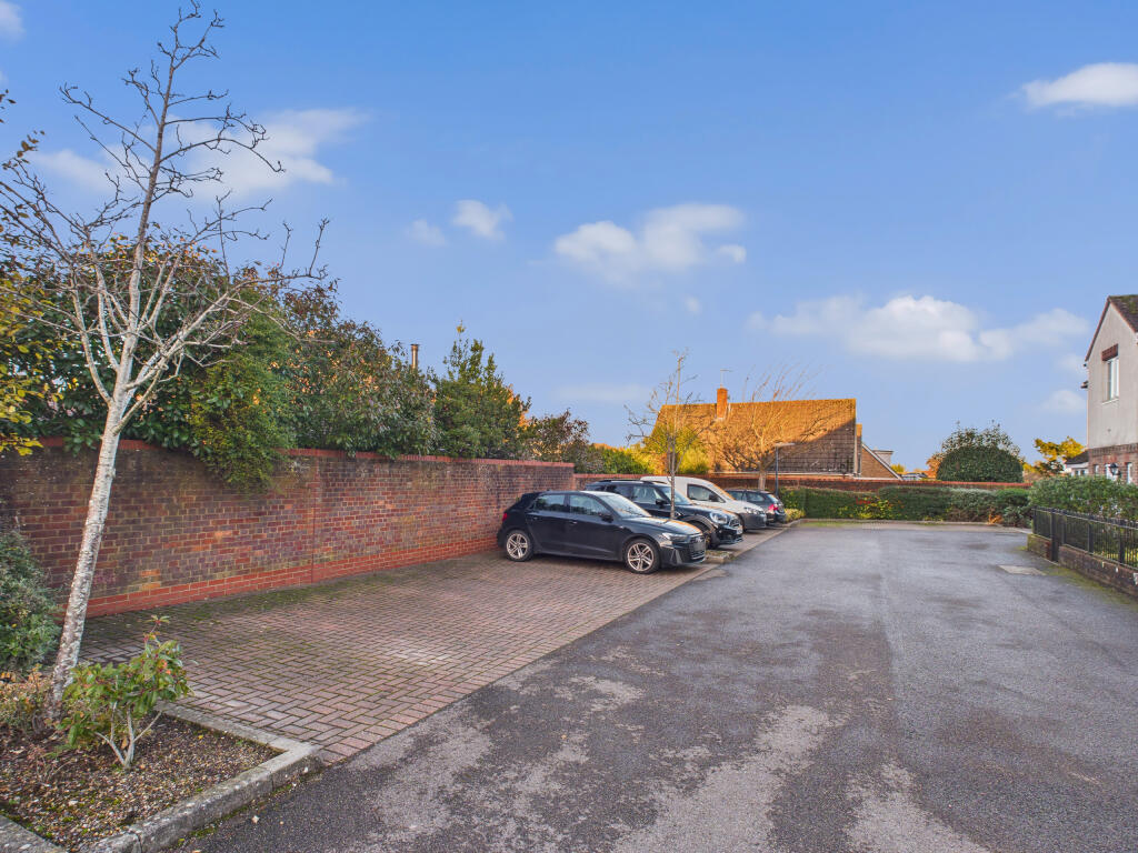 CAM02536G0-PR0026-STILL003