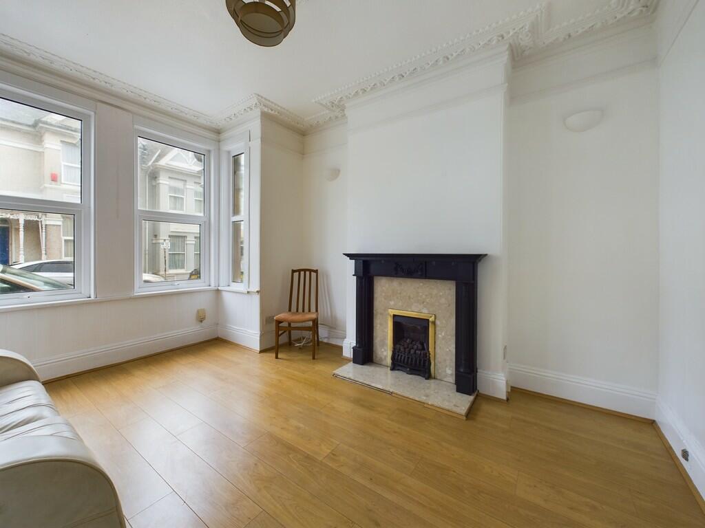 CAM03974G0-PR0034...