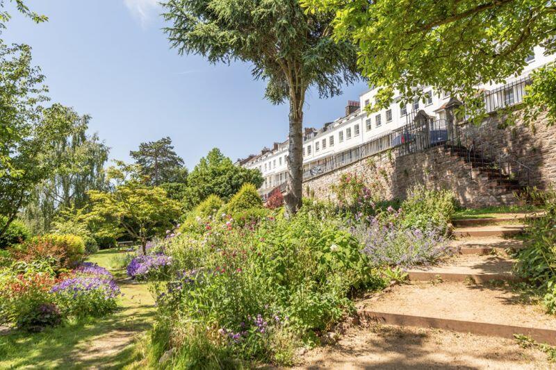 Communal gardens