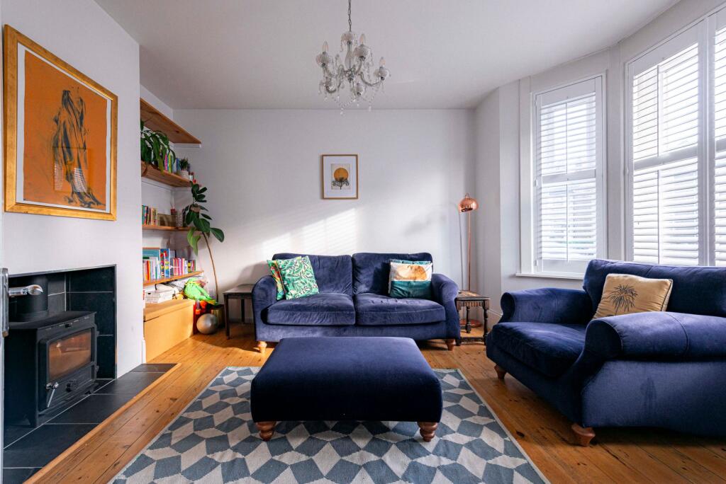 Living Room (2)
