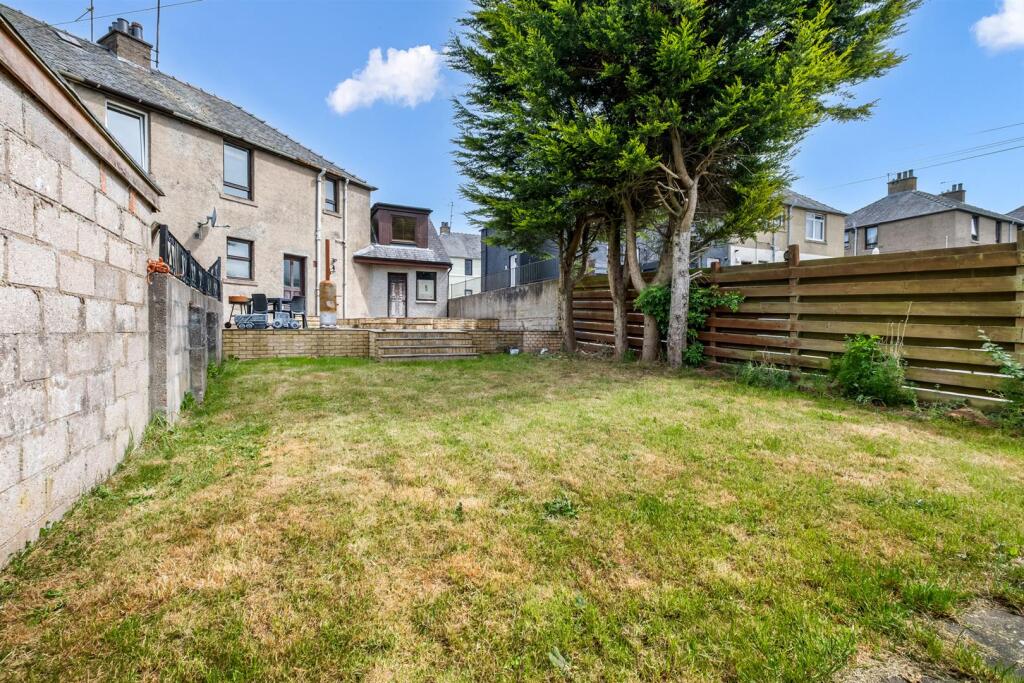 33 Graham Crescent (30).jpg