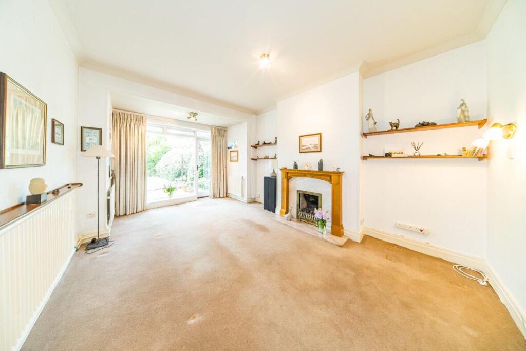 139 st. james road sitting room 2.jpg