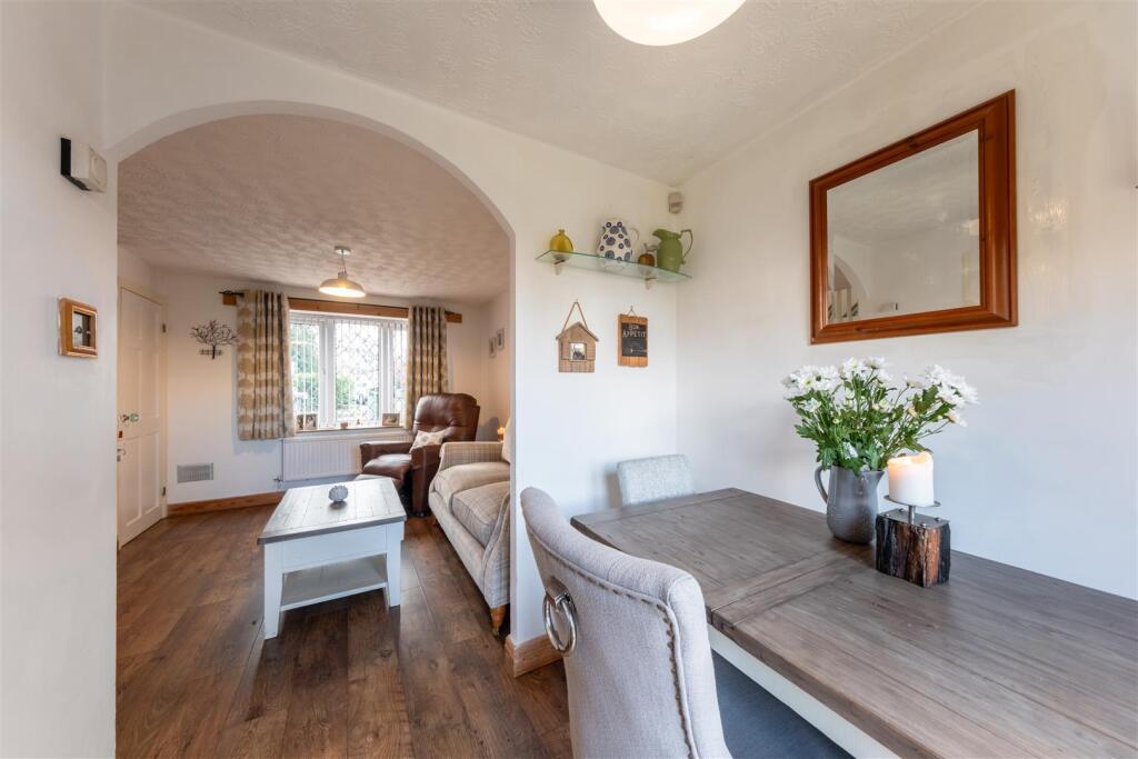 1 Audlem Drive-005.jpg