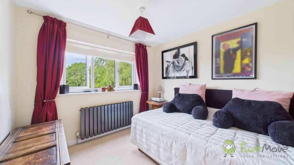 CAM03669G0-PR0022-STILL047