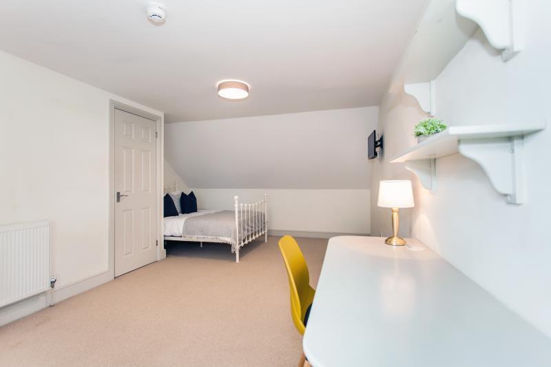 Bedroom 4.jpg
