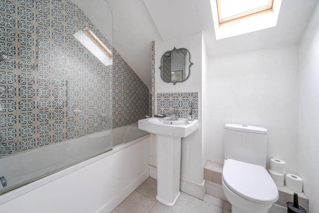 1395536-11-695d0d...