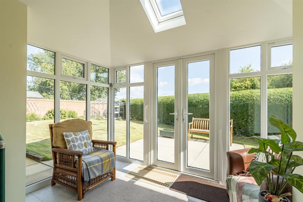 GARDEN ROOM