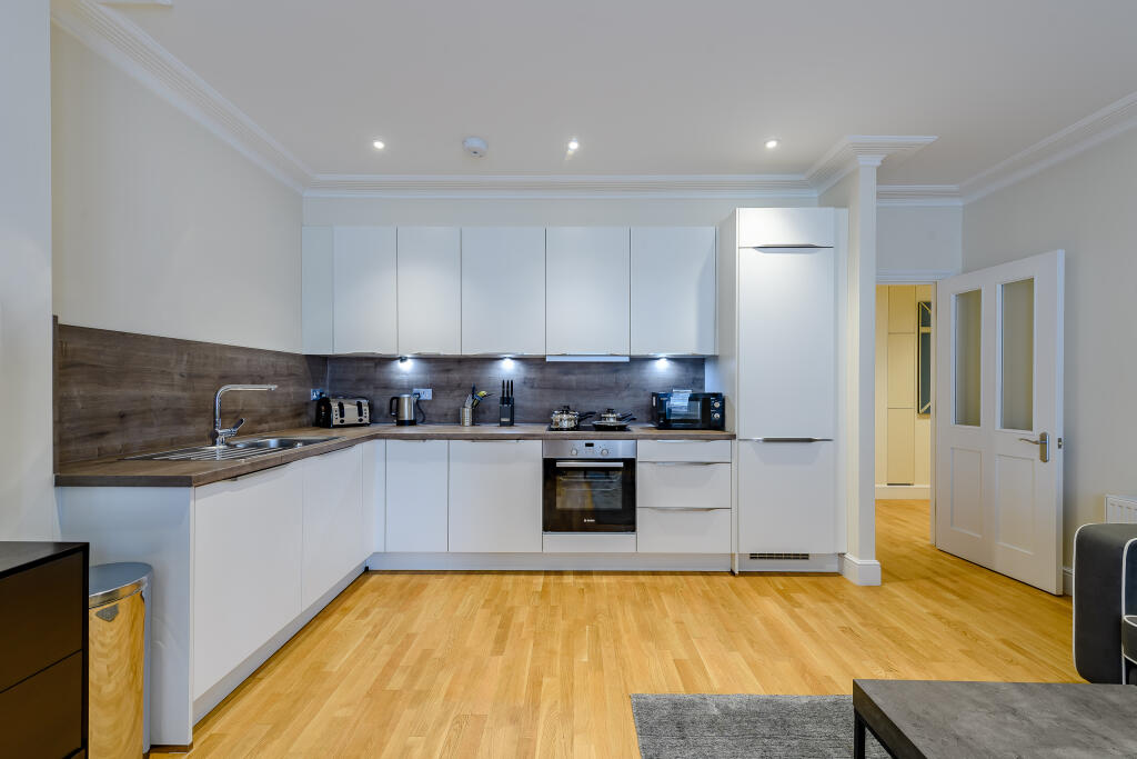 8457158-interior14